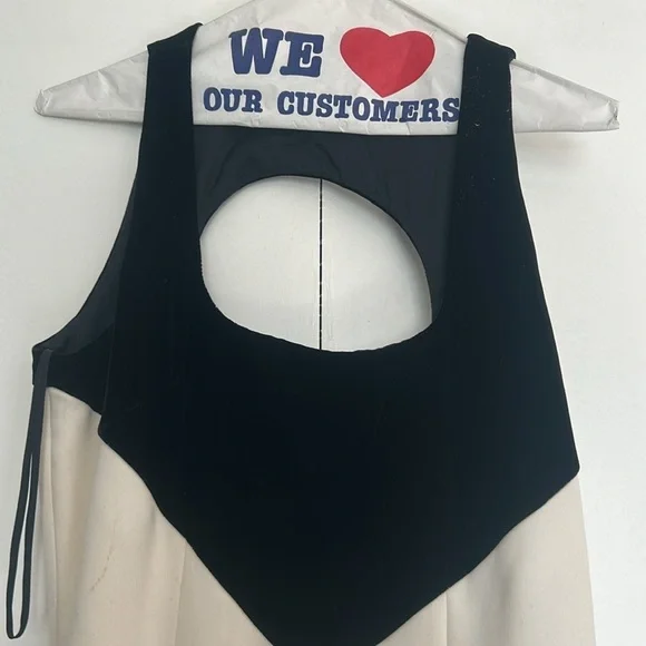 Niteline by Della Rougogali - Elegant Black and Cream Dress - Picture 2 of 5